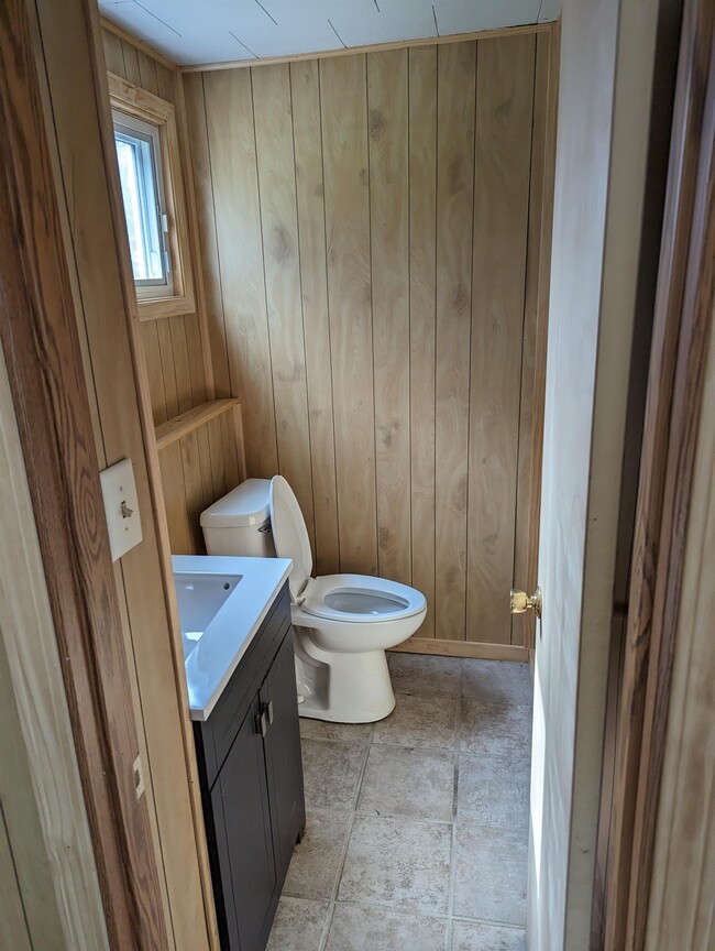 Building Photo - 2283 Grandview Dr
