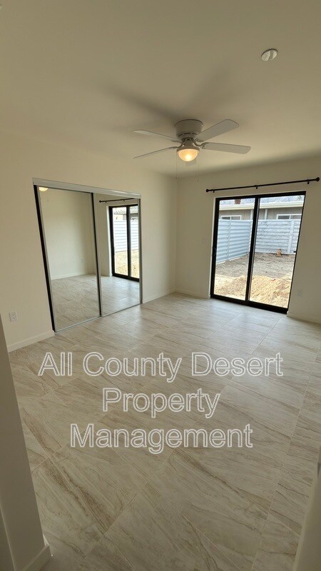 Building Photo - 517 S Mountain View Dr