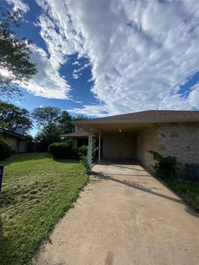 Building Photo - 1508 No Mor Cove