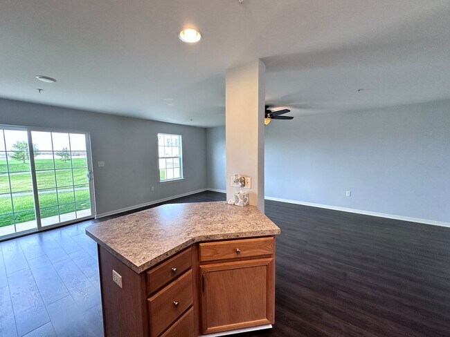 Building Photo - 3 Bedroom 2.5 Bathroom Townhome in Palmyra