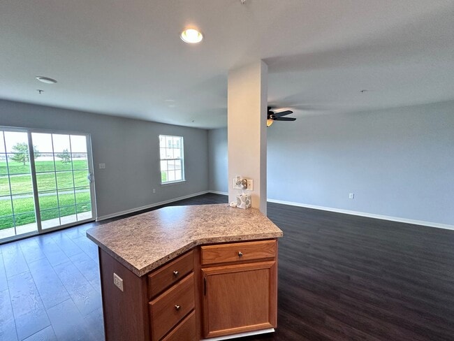 Building Photo - Charming 3 Bedroom Townhome in Palmyra
