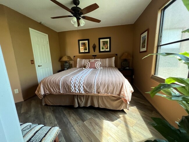 Building Photo - 6655 N Canyon Crest Dr