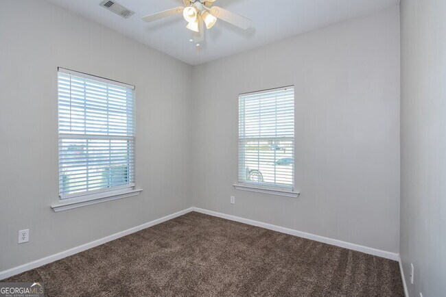 Building Photo - 3643 Roseman Landing