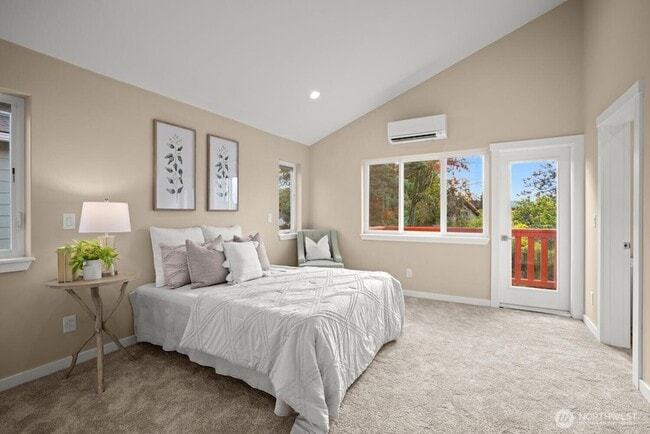 Building Photo - 6423 Ellis Ave S