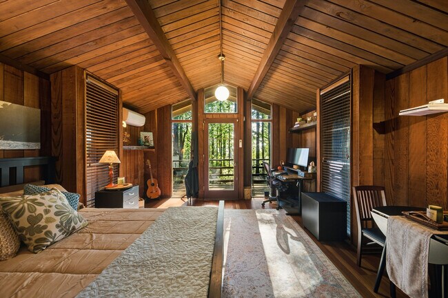 Building Photo - 22000 Timber Cove Rd