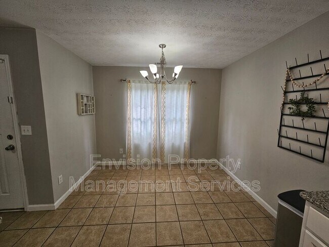 Building Photo - 479 Lakeshore Dr