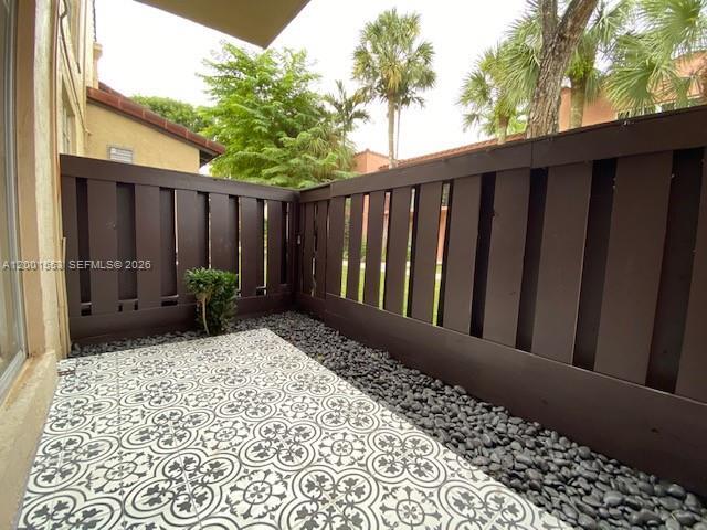 Building Photo - 10834 N Kendall Dr