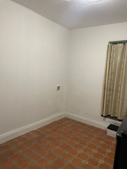 Building Photo - 3131 W 16th Ave