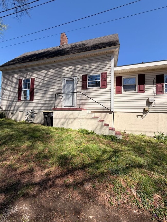 Building Photo - 1300 N Broad St