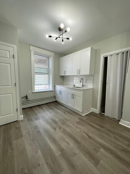 184 Garfield Ave 4 - 180 Garfield Ave