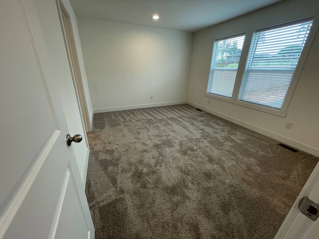 Building Photo - 6656 Pentz Rd