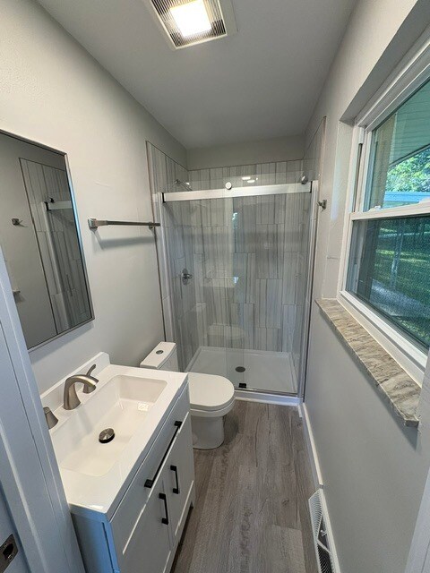 Building Photo - 2026 Bonniedale Dr