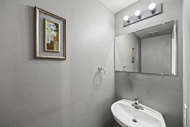 Building Photo - 12427 Oriole Lake Way