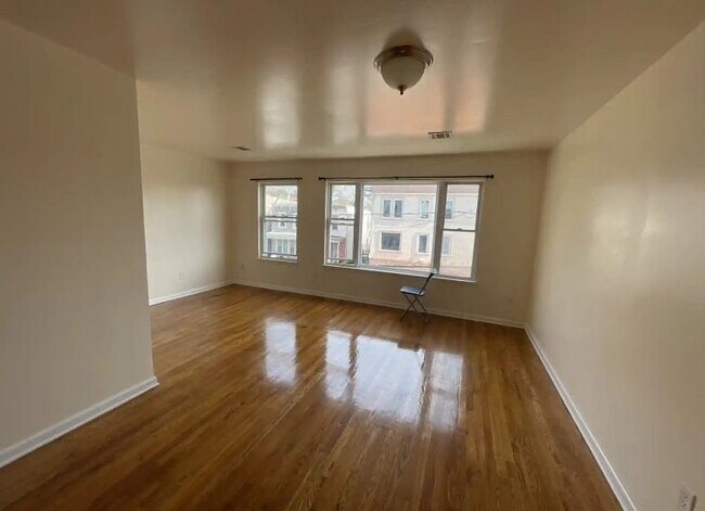 Building Photo - 13 Union St