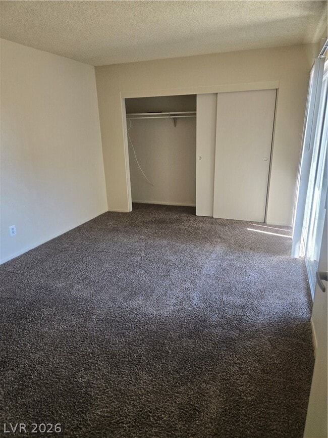 Building Photo - 1388 E Desert Inn Rd