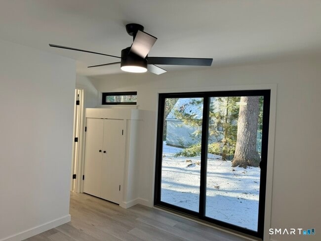 Building Photo - 15 Finch Run