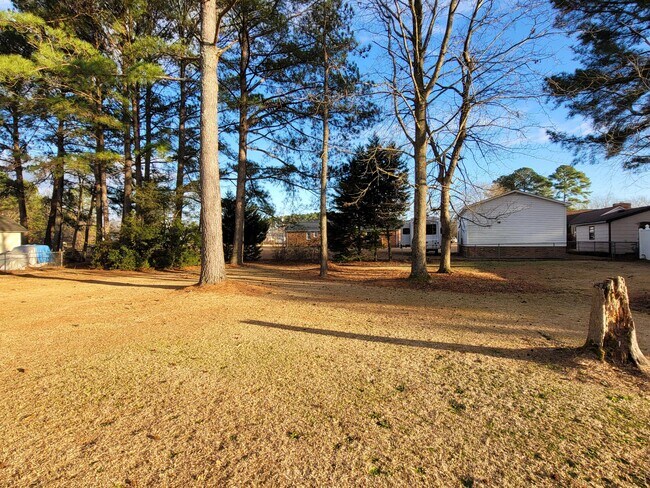 Building Photo - 410 Birch Dr