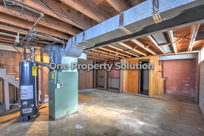 Building Photo - 4240 E 13th Ave