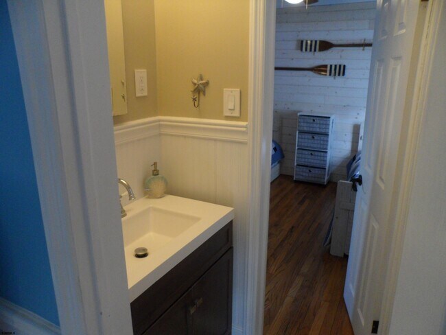 Building Photo - 218 N Haverford Ave