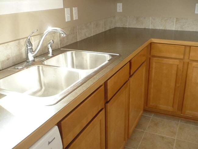 Building Photo - 1110 NW 27th St