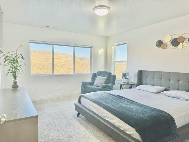 Building Photo - 2687 N Snowberry Dr