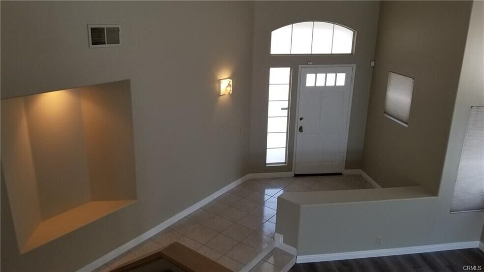 Building Photo - 424 Dylan Dr