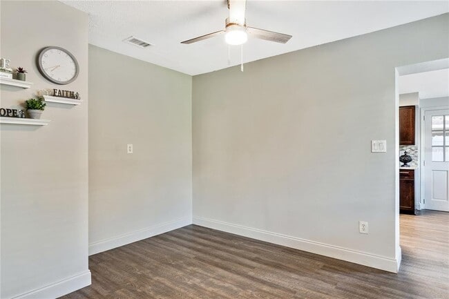 Building Photo - 4320 S Cameron Ave