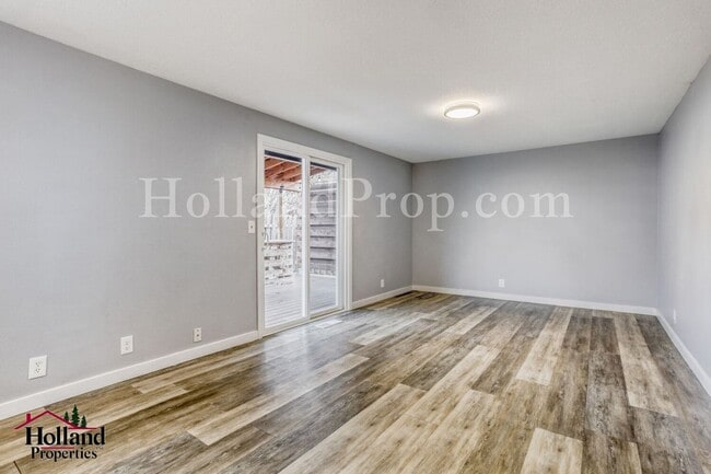 Building Photo - Charming Single-Level Hillsboro Home with Fenced Backyard!