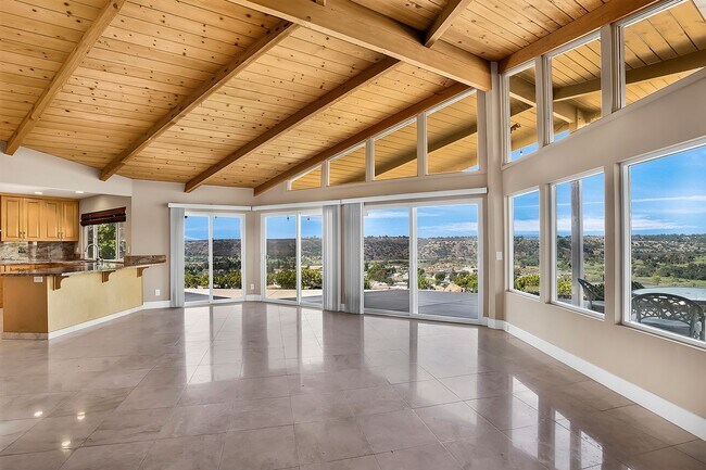 Building Photo - Luxury View Home On Canyon Rim