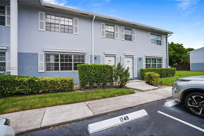 Building Photo - 1749 SW 81st Ln