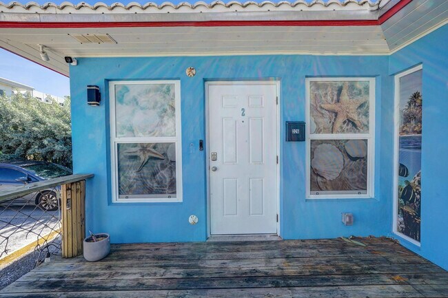 Building Photo - 326 Madison St