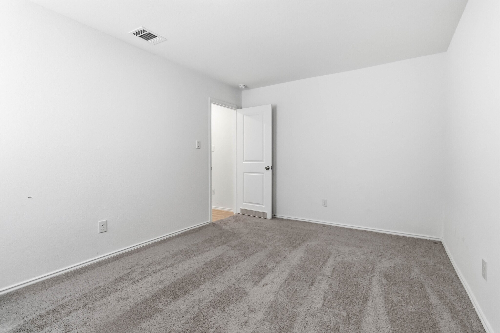 Building Photo - 5155 Fowler Cres