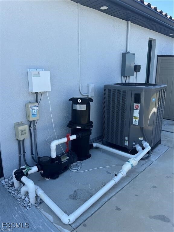 Building Photo - 1215 NW 38th Ave