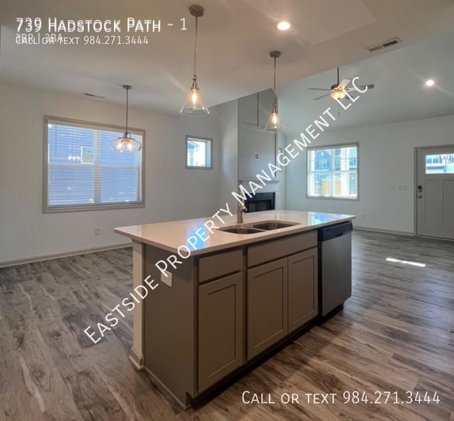 Building Photo - 739 Hadstock Path