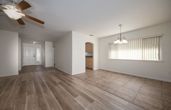 Building Photo - Updated 3 Bedroom Home in Quiet Street