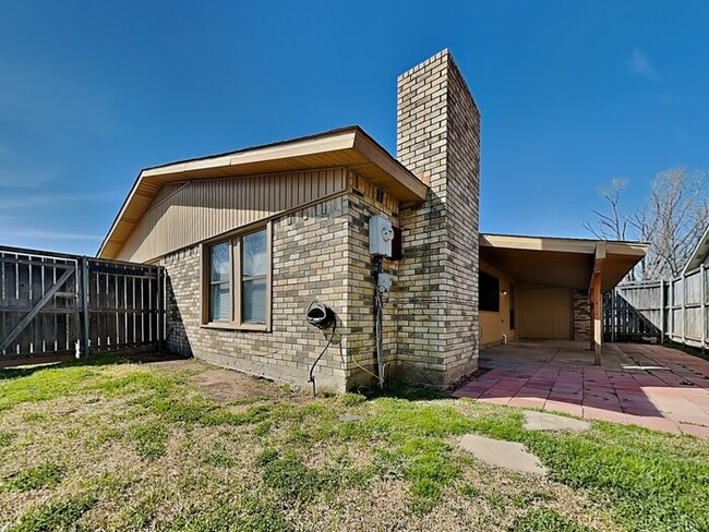 Building Photo - Wonderful 4/2 in Mesquite!!