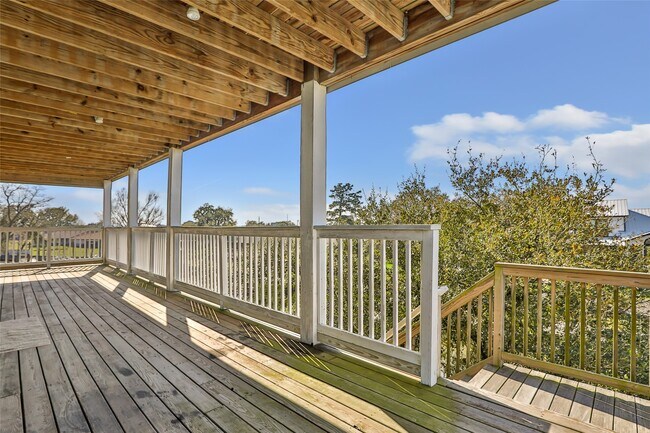 Building Photo - 205 Rue Orleans St