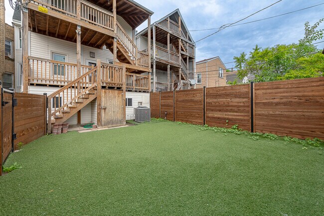 Building Photo - 3821 N Whipple St