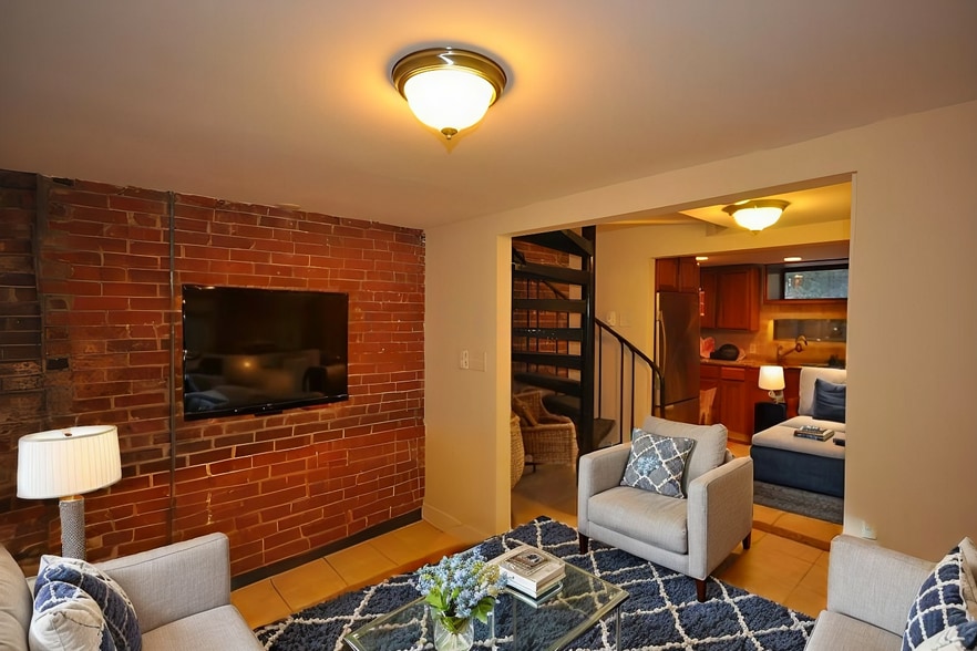 Building Photo - 22 Sussex St