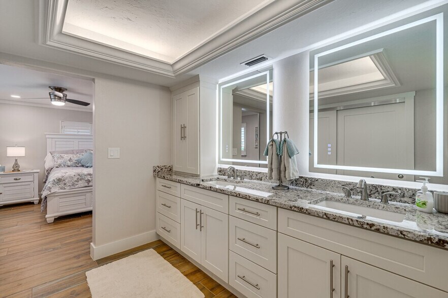 Building Photo - 11599 Island Ave