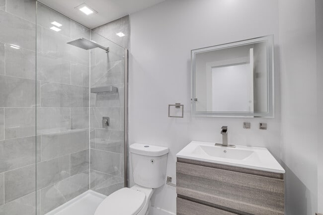 Building Photo - 1126 NW 4th Ave