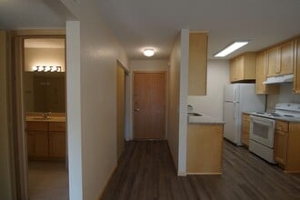Building Photo - Newly Renovated Top-Floor One-Bedroom with East-Facing Balcony