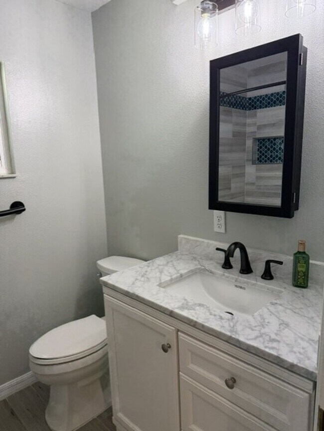 Building Photo - Well maintained home in Silver Oaks! Great location!