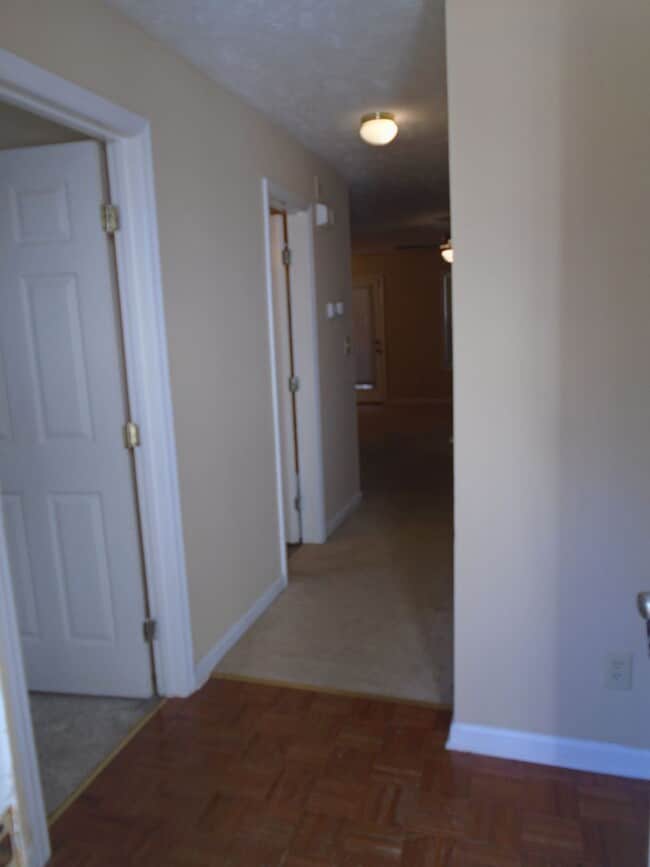 Building Photo - 2Bed / 2 Bath Condo.  Freshly painted, available NOW!!!