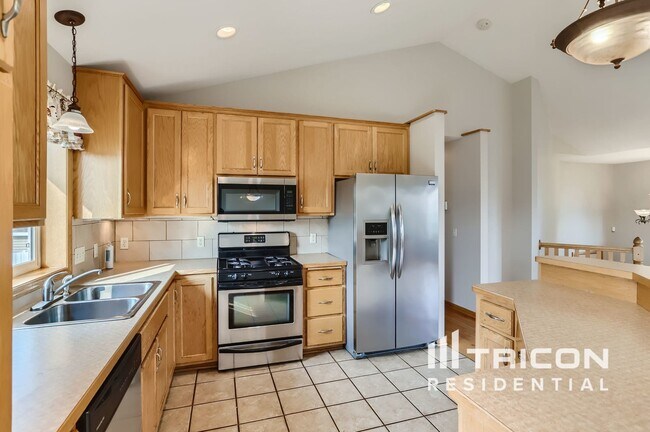 Building Photo - 783 Harrison Dr