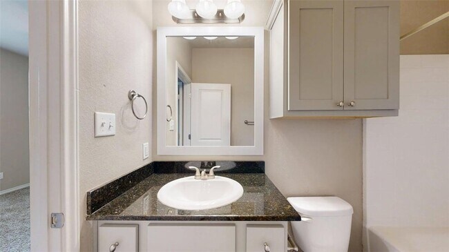 Building Photo - 3519 Summerway Dr