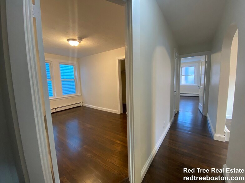 Building Photo - 359 Market St