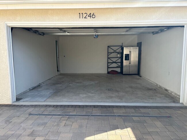 Building Photo - 11248 Lull St