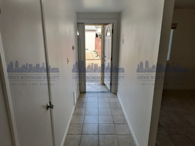 Building Photo - Charming 4-bedroom, 2-bathroom home located in the heart of San Diego