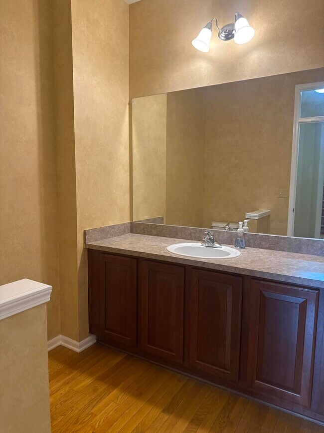 Building Photo - 37572 Newburgh Park Cir